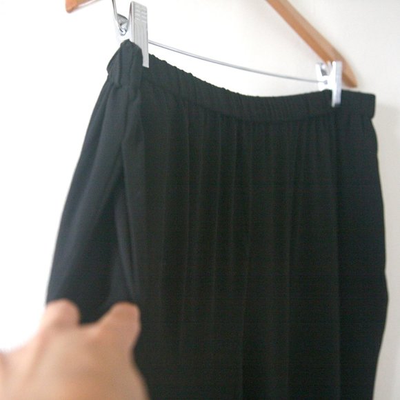 Size XL - VINCE CAMUTO Women's Black Crepe Pull On Straight Leg Pants - Picture 3 of 5